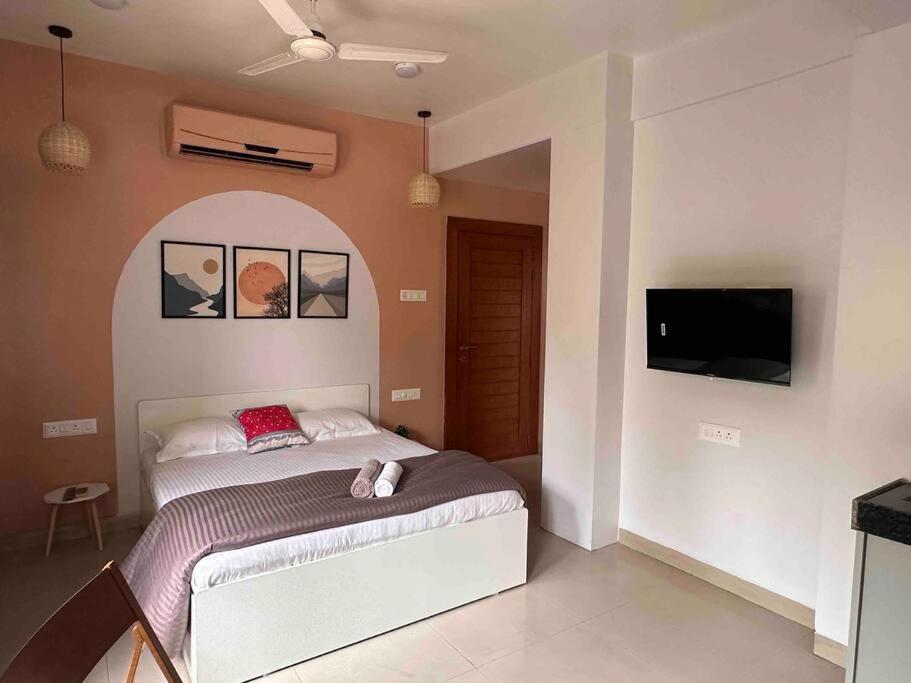 Coral: Pvt In Koregaon Park. Wifi Smarttv Ac